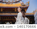 婦女享受觀光 140170666