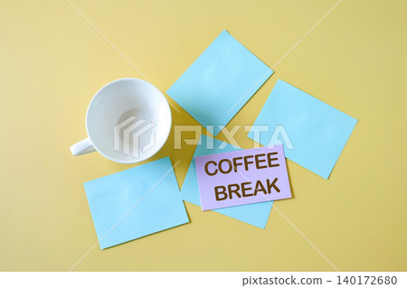 Coffee cup and paper note a round coffee break card. Coffee cup and paper note a round coffee break card. 140172680