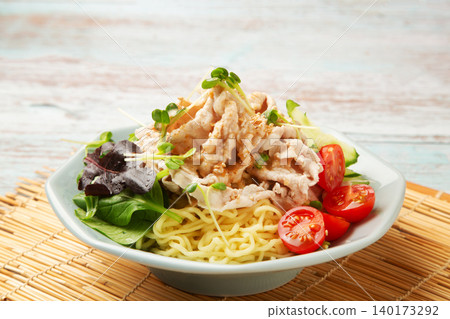 Cold Shabu-Shabu Chinese Noodles Cold Shabu-Shabu Chinese Noodles 140173292