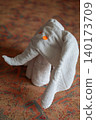 elephant, hand, animal 140173709