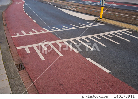 Colorful Bike Lanes and Unique Road Markings Create a Vibrant Atmosphere in Amsterdam's City Center 140173911