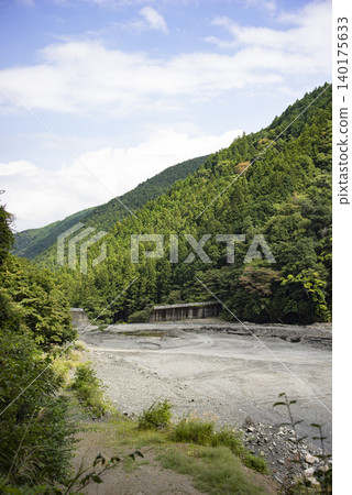 The Oshirogawa sediment control dam, which generates hydroelectric power in Minobu Town. The Oshirogawa sediment control dam, which generates hydroelectric power in Minobu Town. 140175633