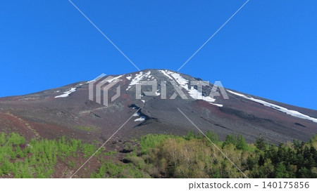 富士山的雪山之巔 富士山的雪山之巔 140175856
