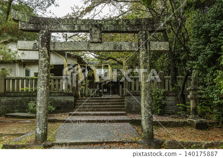 Makibi Park, Hatta Shrine, Torii Gate, Kurashiki City, Okayama Prefecture Makibi Park, Hatta Shrine, Torii Gate, Kurashiki City, Okayama Prefecture 140175887