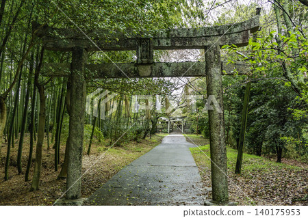 Makibi Park, Hatta Shrine, Torii Gate, Kurashiki City, Okayama Prefecture Makibi Park, Hatta Shrine, Torii Gate, Kurashiki City, Okayama Prefecture 140175953