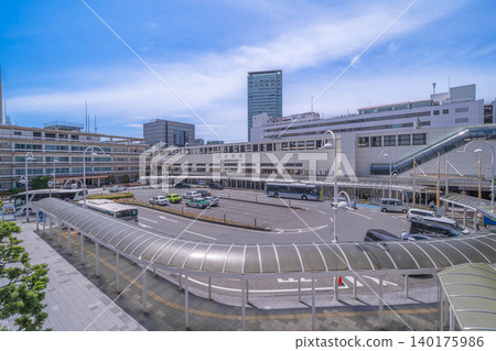 The rotary in front of Shizuoka Station's South Exit and the blue sky [Suruga Ward, Shizuoka City, Shizuoka Prefecture] 140175986
