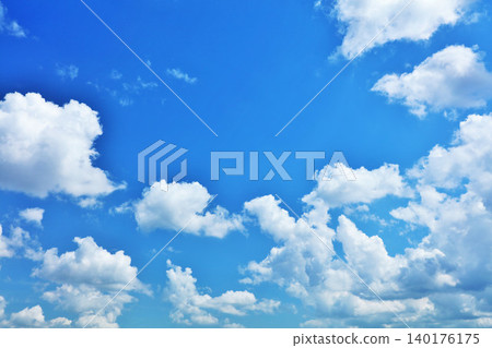 夏天藍天和雲彩 140176175
