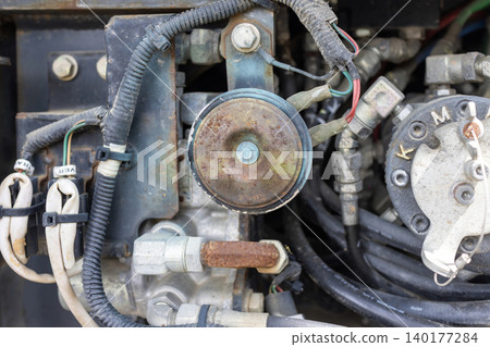 Hydraulic excavator operation pattern switching valve and horn 140177284