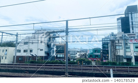 A view of the Shin-Okubo townscape from the platform of JR Shin-Okubo Station. A view of the Shin-Okubo townscape from the platform of JR Shin-Okubo Station. 140178529