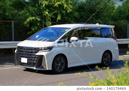 白色豪華小貨車圖像 140179469