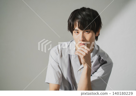 男性肖像』 140180229
