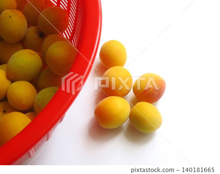 Plum fruit 140181665