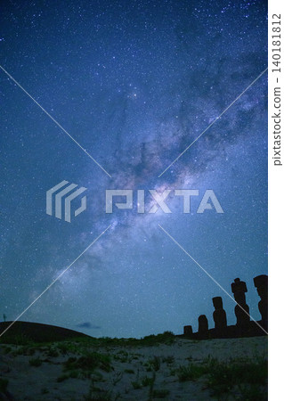 Peaceful starry milky way glows over moai at easter island chile Peaceful starry milky way glows over moai at easter island chile 140181812