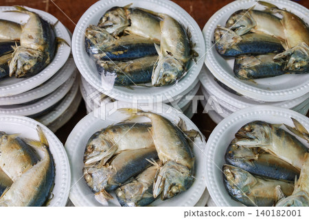 泰國市場上販售的魚 泰國市場上販售的魚 140182001