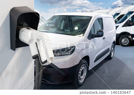 Electric delivery van with electric vehicles charging station Electric delivery van with electric vehicles charging station 140183647
