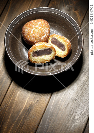 Bean paste donut Bean paste donut 140184701