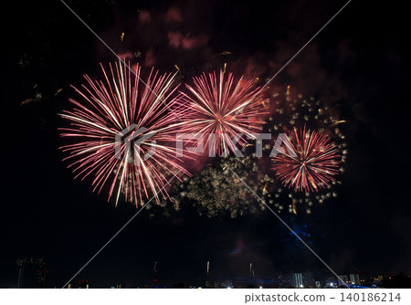 Fireworks shining in the night sky of Adachi Fireworks shining in the night sky of Adachi 140186214