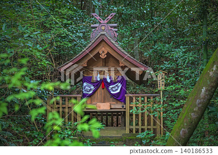 島根縣,八重垣神社內殿,佐久雨森林中的天照神社 島根縣,八重垣神社內殿,佐久雨森林中的天照神社 140186533