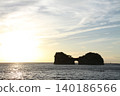 Engetsu Island and the calm sea at sunset (Shirahama Town, Wakayama Prefecture) 140186566