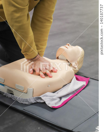 BLSD Defibrillator use course. first aid course - company safety - cardiac massage - Basic Life Support BLSD Defibrillator use course. first aid course - company safety - cardiac massage - Basic Life Support 140187737