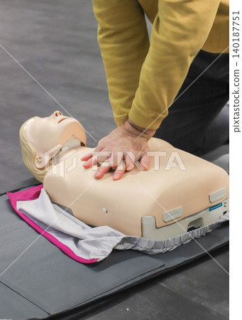 BLSD Defibrillator use course. first aid course - company safety - cardiac massage - Basic Life Support BLSD Defibrillator use course. first aid course - company safety - cardiac massage - Basic Life Support 140187751