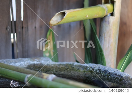 京都府一休寺的水池 京都府一休寺的水池 140189043