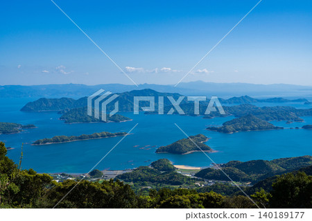 從熊本縣天草市倉嶽山眺望八代海諸島 從熊本縣天草市倉嶽山眺望八代海諸島 140189177