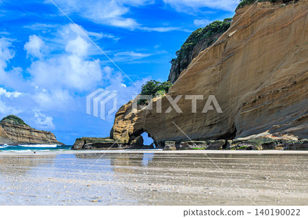 The Senza Rock Cave and the Southern Seascape that appear at low tide 140190022