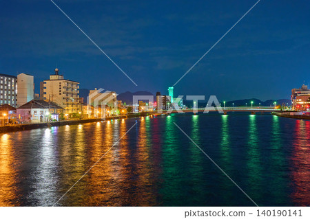 島根縣松江市松江新大橋一帶的夜景(東本町、松江新大橋、大橋川等) 島根縣松江市松江新大橋一帶的夜景(東本町、松江新大橋、大橋川等) 140190141