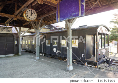 A preserved vehicle at the site of Nakayubetsu Station. 140191505