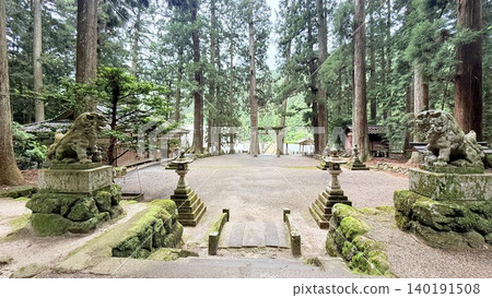 A sacred place, Muro Ryuketsu Shrine in Nara Prefecture A sacred place, Muro Ryuketsu Shrine in Nara Prefecture 140191508