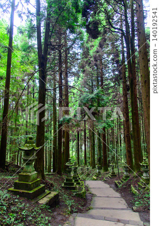 阿蘇市上敷見熊野神社的景色十分美麗 阿蘇市上敷見熊野神社的景色十分美麗 140192541