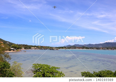 藍色的大海、天空和飛機 藍色的大海、天空和飛機 140193569