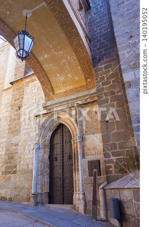 Toledo Cathedral Arch in Spain Toledo Cathedral Arch in Spain 140195052