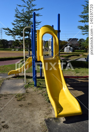 兒童公園遊樂場設備 140197720