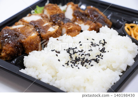 炸豬排飯盒 炸豬排飯盒 140198430