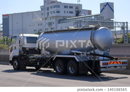 油罐車(散裝運輸車) - 圖片 油罐車(散裝運輸車) - 圖片 140198565