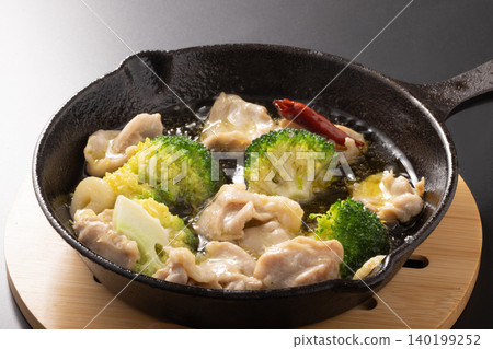 雞裙肉蒜蓉牛排 雞裙肉蒜蓉牛排 140199252