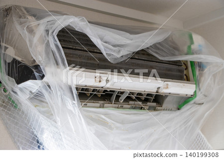 Air conditioner cleaning, dirt Air conditioner cleaning, dirt 140199308