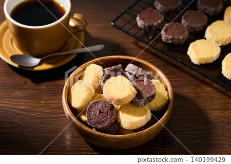 Freshly baked Diamant cookies: vanilla and cocoa Freshly baked Diamant cookies: vanilla and cocoa 140199429