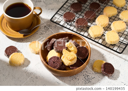 Freshly baked Diamant cookies: vanilla and cocoa Freshly baked Diamant cookies: vanilla and cocoa 140199435