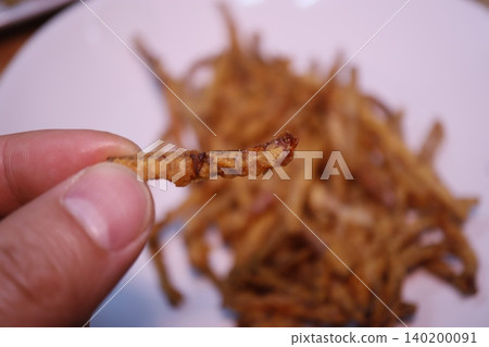 Fried Snack Close-up 140200091