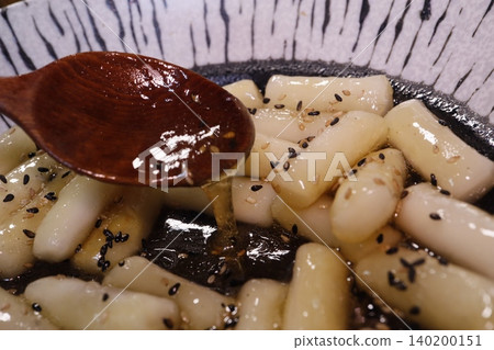 Syrup Drizzled Rice Cakes with Sesame Seeds Syrup Drizzled Rice Cakes with Sesame Seeds 140200151
