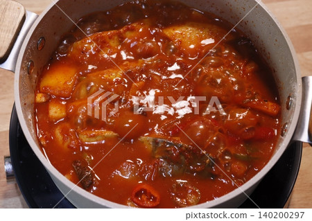Pot of Spicy Kimchi Stew with Vegetables 140200297
