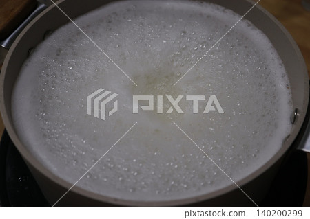 Boiling Liquid in Pot Boiling Liquid in Pot 140200299