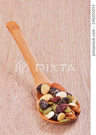 mixed nuts mixed nuts 140201055