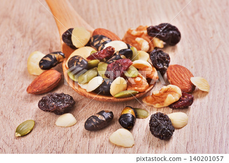 mixed nuts mixed nuts 140201057