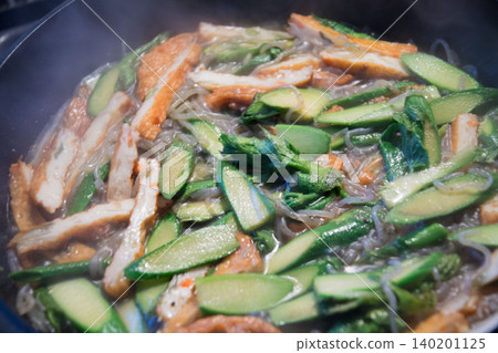 Stir-fried udo (Japanese spikenard) 140201125