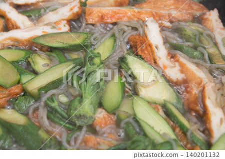 Stir-fried udo (Japanese spikenard) 140201132