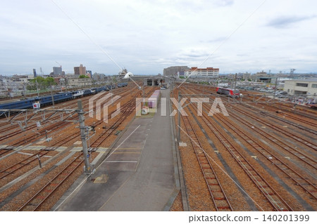 JR貨運愛知機務段(愛知縣稻澤市),位於JR中央稻澤站南側。 JR貨運愛知機務段(愛知縣稻澤市),位於JR中央稻澤站南側。 140201399